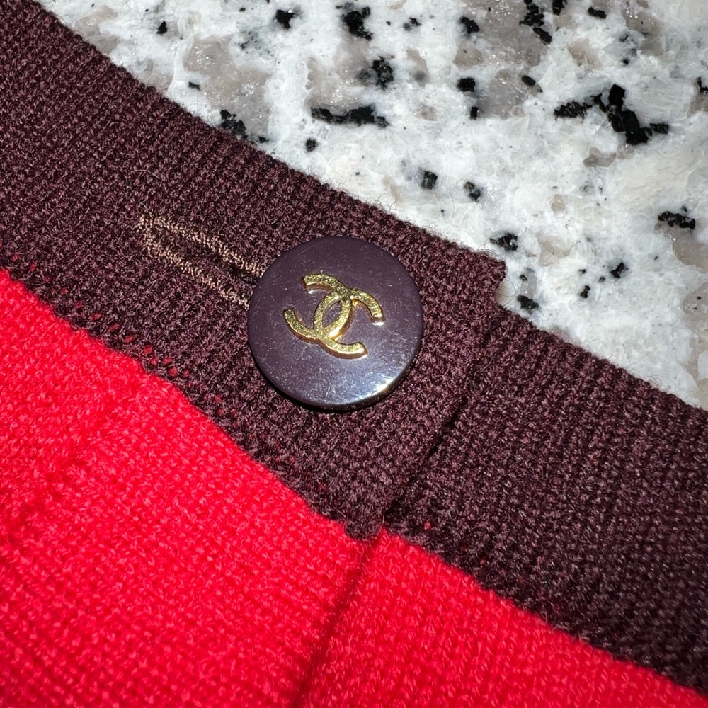 Chanel Vintage Spring 1995 Cashmere Red Crew Wool Sweater Top Shirt - Picture 10 of 12